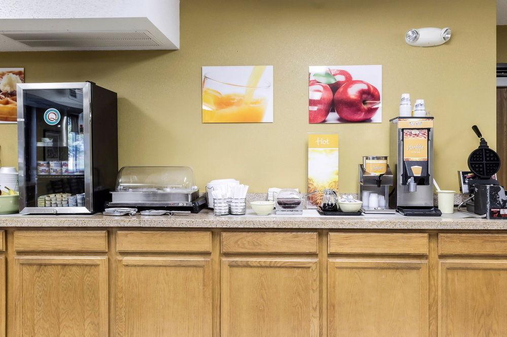 Quality Inn & Suites Watertown Near Prairie Lakes Ice Arena Eksteriør bilde