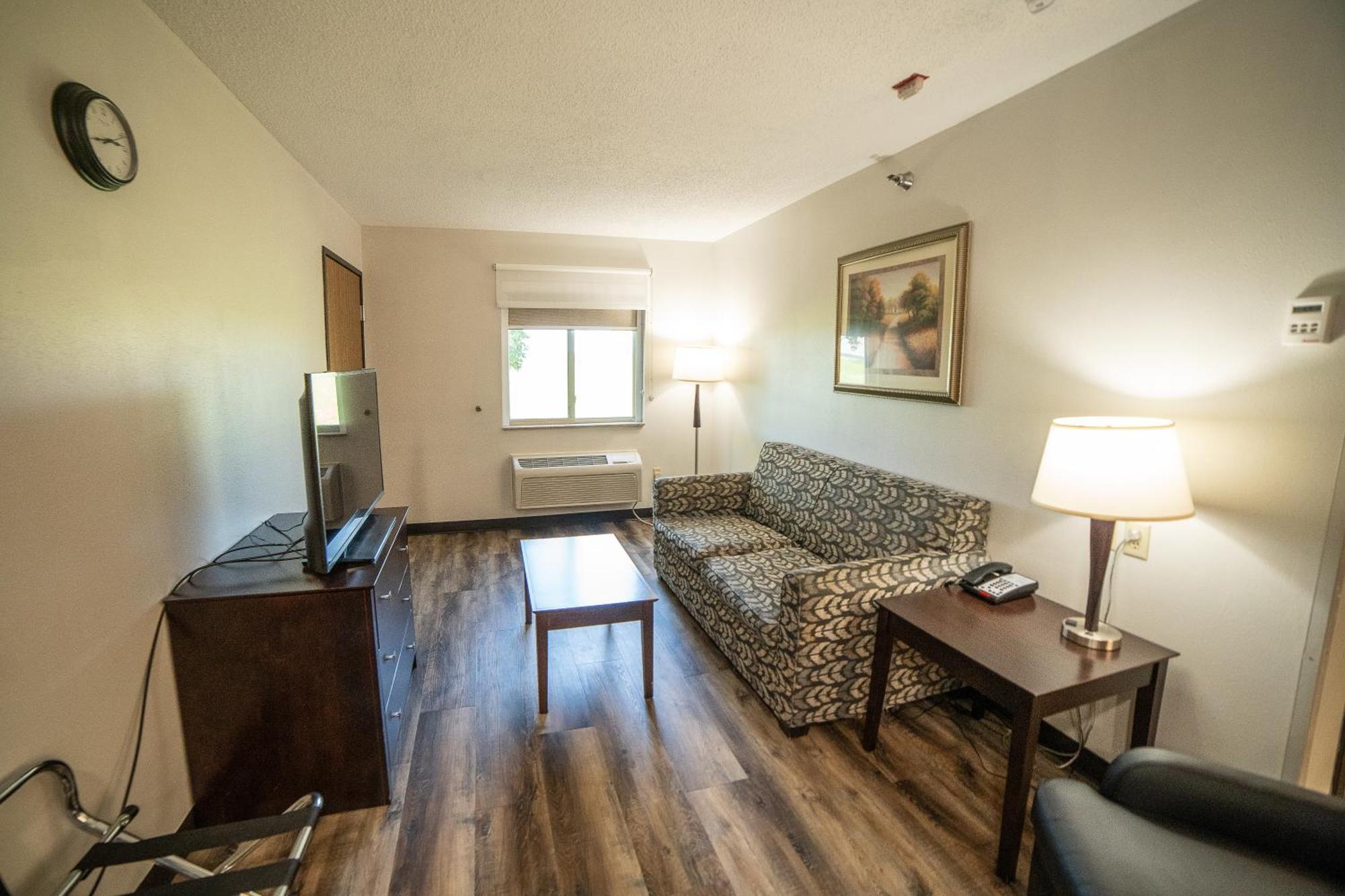 Quality Inn & Suites Watertown Near Prairie Lakes Ice Arena Eksteriør bilde