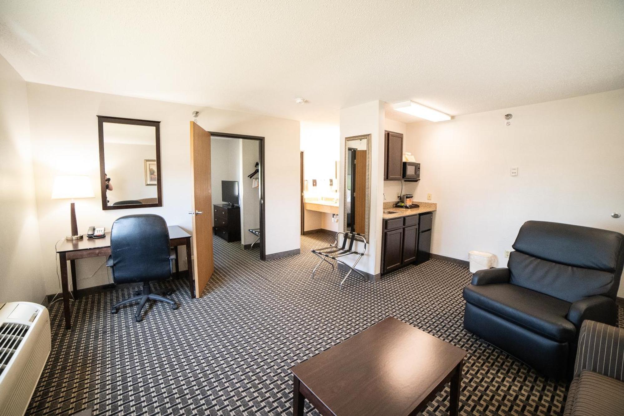 Quality Inn & Suites Watertown Near Prairie Lakes Ice Arena Eksteriør bilde