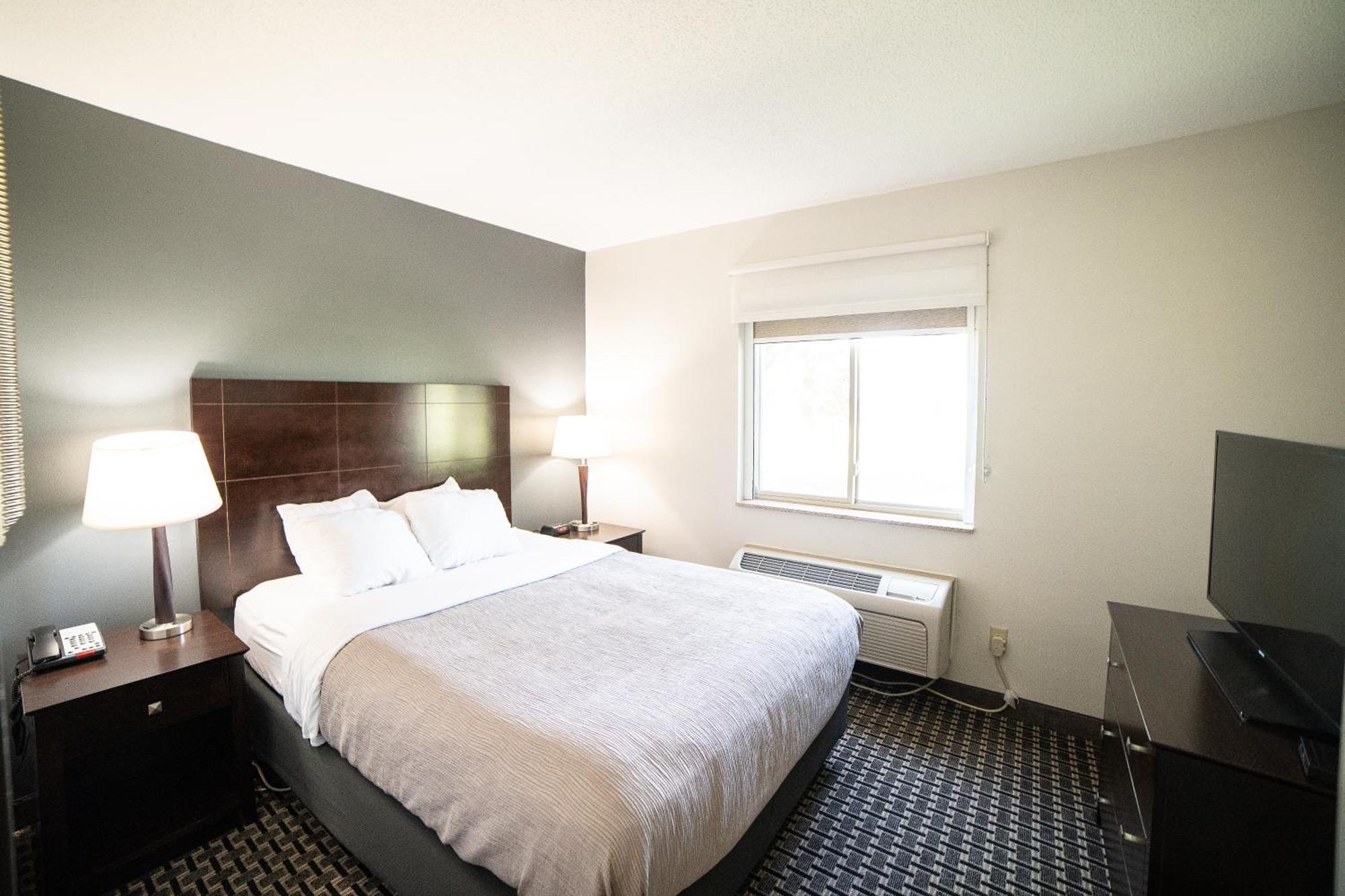 Quality Inn & Suites Watertown Near Prairie Lakes Ice Arena Eksteriør bilde