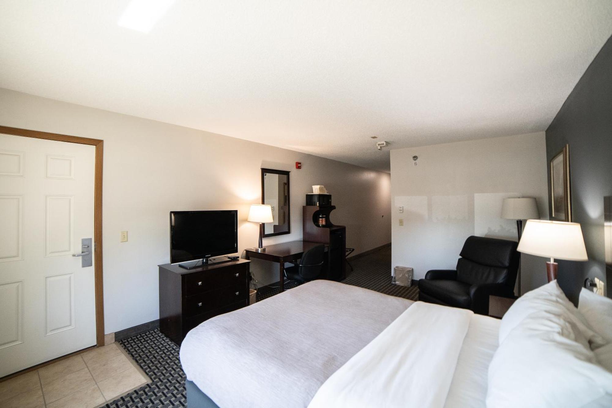 Quality Inn & Suites Watertown Near Prairie Lakes Ice Arena Eksteriør bilde
