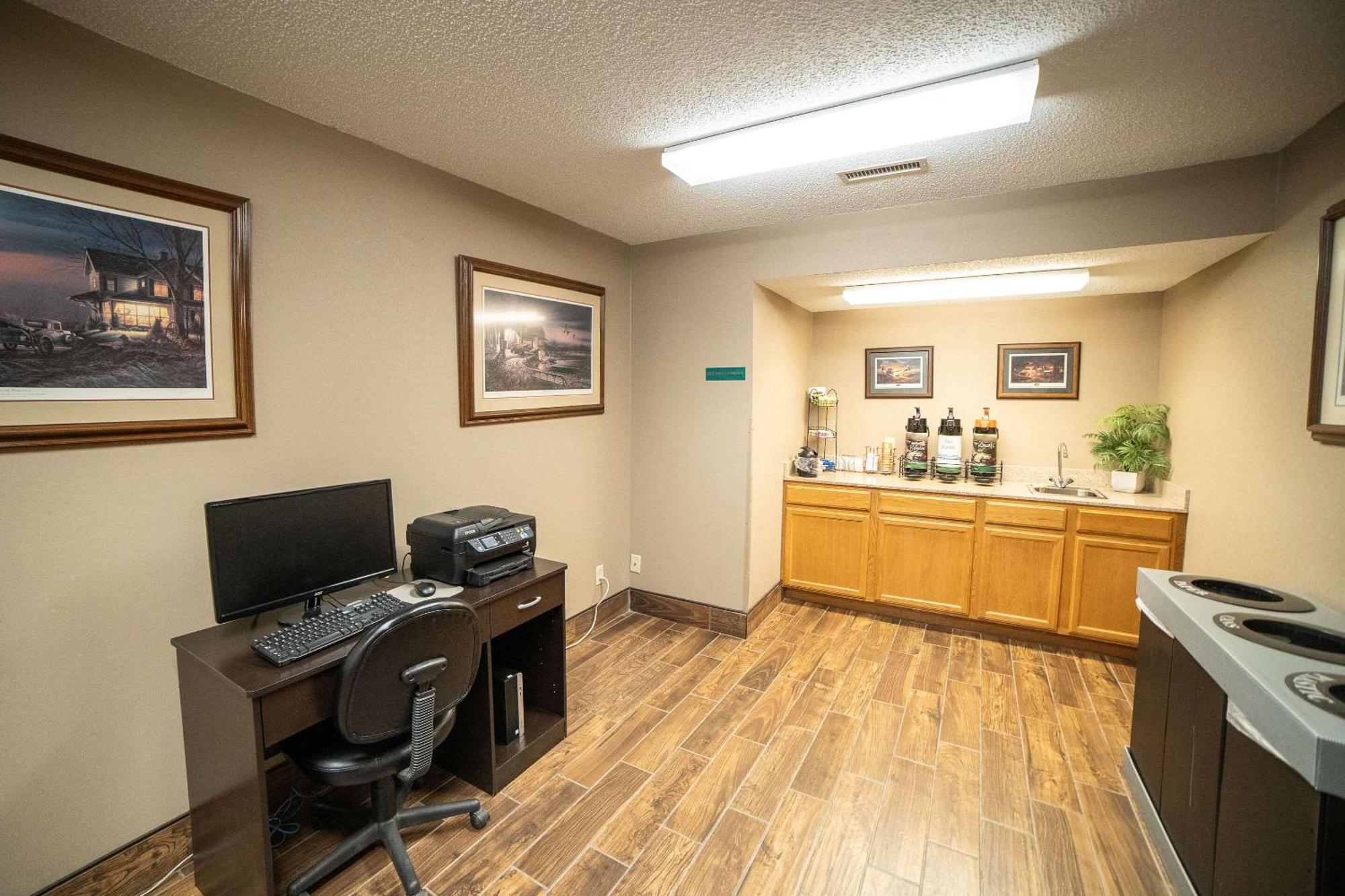 Quality Inn & Suites Watertown Near Prairie Lakes Ice Arena Eksteriør bilde