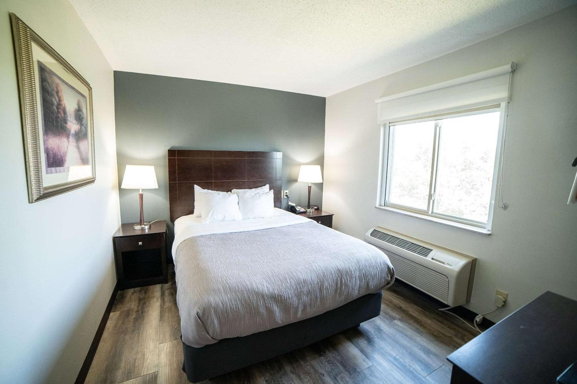 Quality Inn & Suites Watertown Near Prairie Lakes Ice Arena Eksteriør bilde