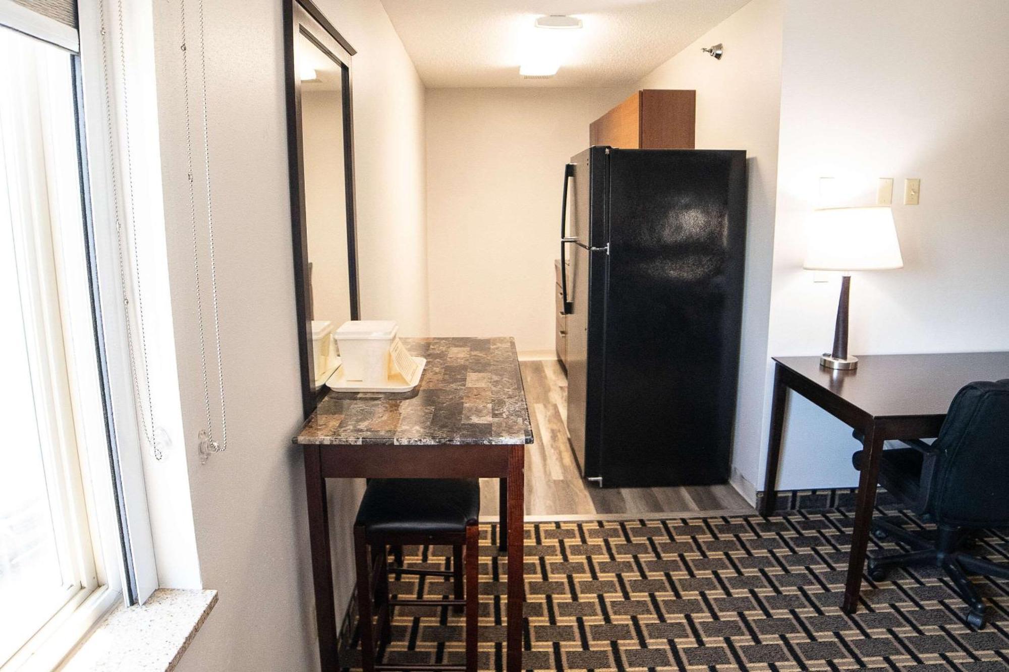 Quality Inn & Suites Watertown Near Prairie Lakes Ice Arena Eksteriør bilde