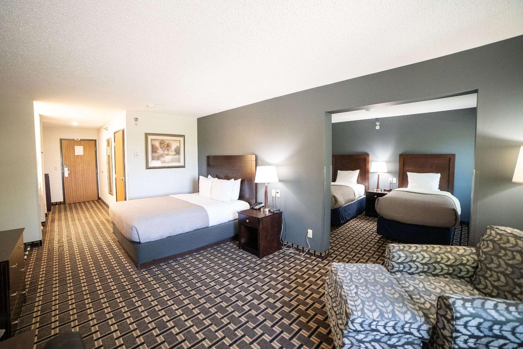 Quality Inn & Suites Watertown Near Prairie Lakes Ice Arena Eksteriør bilde