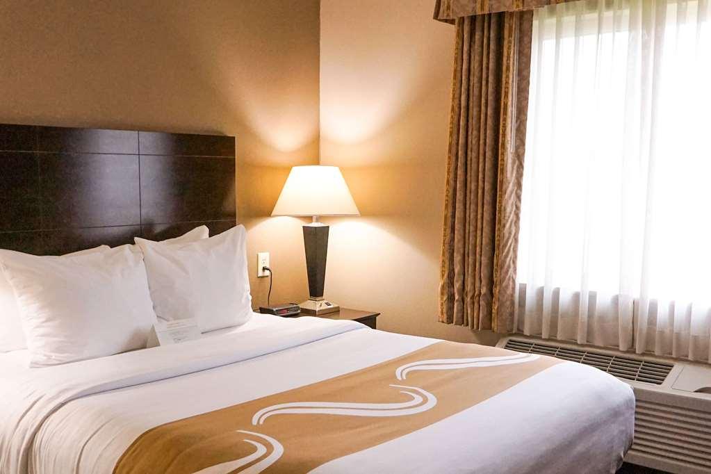 Quality Inn & Suites Watertown Near Prairie Lakes Ice Arena Rom bilde