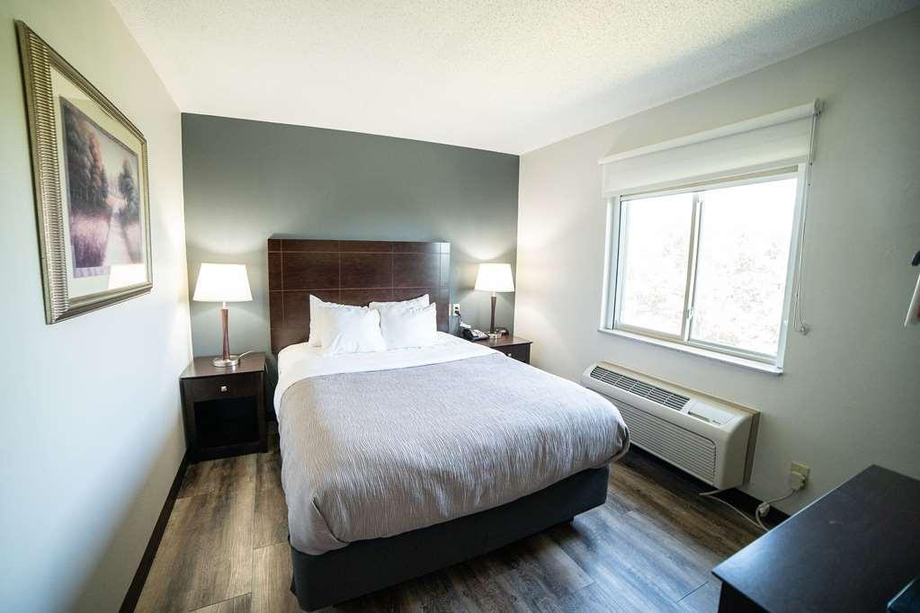 Quality Inn & Suites Watertown Near Prairie Lakes Ice Arena Rom bilde
