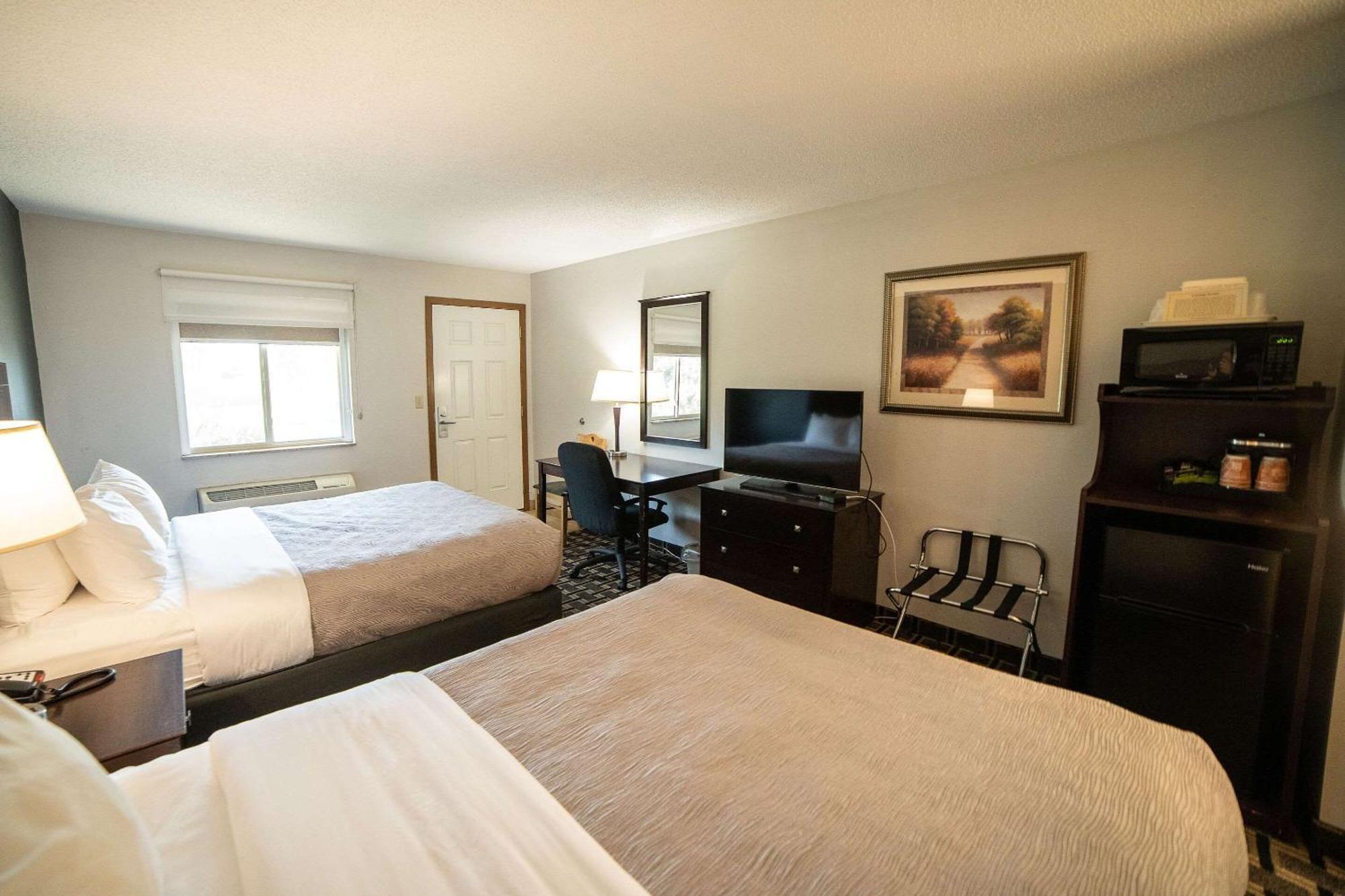 Quality Inn & Suites Watertown Near Prairie Lakes Ice Arena Eksteriør bilde